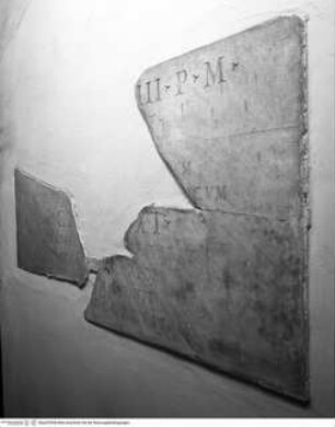 Fragmente einer Inschrift