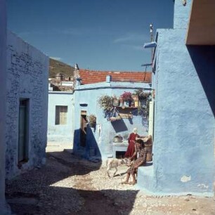 Paradísion (Rhodos). Blaugetünchte Bauernhäuser in Paradísion. P63
