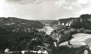 Sächsische Schweiz. Niederrathen gegen Rauenstein, Elbtal abwärts und Basteiwände. Blick vom Gamrig nach Westsüdwest