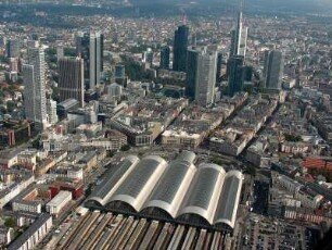 Frankfurt am Main : Hauptbahnhof, Skyline