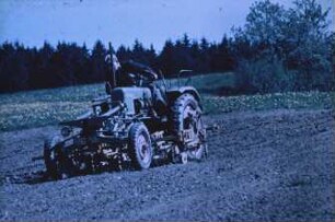 Fotografie: Traktor, Geräteträger, Zwischenachsanbau