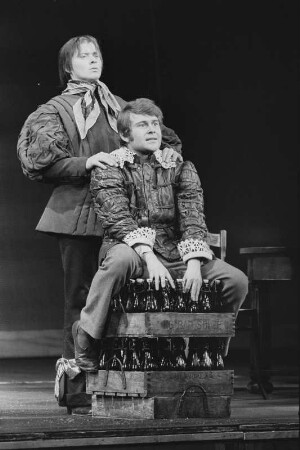Szenenbilder aus "Weiberkomödie", Schauspiel von Heiner Müller. Volksbühne Berlin, 29.05.1971 (Premiere 25. Juni 1971)