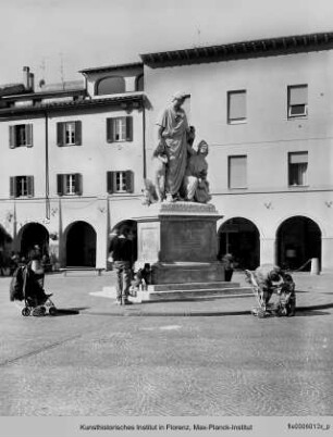 Piazza Dante Alighieri, Piazza del Cisternone, Piazza Grande, Grosseto