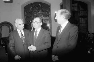 Freiburg: Kaufhaus; Wechsel im Regierungspräsidium; Person, Ministerpräsident Späth, Nothhelfer