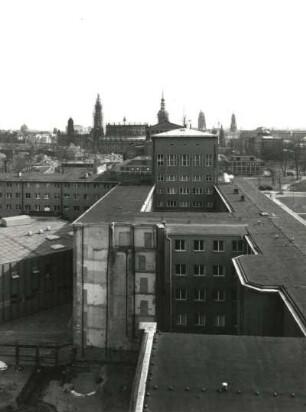 Dresden-Altstadt. Neubau Sächsischer Landtag. Blick vom Erlweinspeicher über den Altbau (Speicher von P. Wolf; 1926) nach Südosten