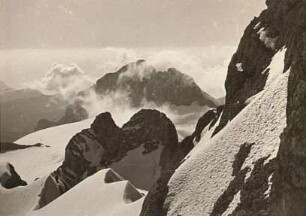 Dachsteingebirge/Österreich. Blick vom Dachstein auf die Dirndln