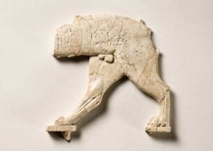 Hinterteil einer à jour gearbeiteten Sphinx