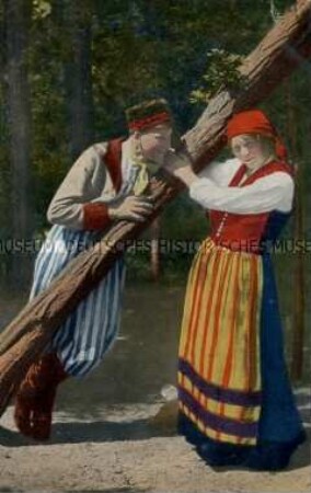 Junges Paar in polnischer Volkstracht