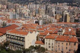 Monte Carlo - Stadtübersicht : Blick vom Schloss-Felsen auf Altstadt und neue Wohn-Geschäftsviertel von Monte Carlo, aufgenommen 2006