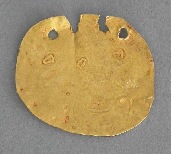 Gold pendant (decorative plate)