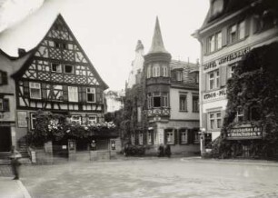 Bad Kissingen, Markt : Bad Kissingen. Markt. Nord-Westliche Ecke mit Karch´s Weinstube. Unterer Markt 9 und Hotel Wittelsbach. Markt 1