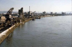 Weil: Rheinhafen Richtung Basel (Schweiz), von der Palmrainbrücke