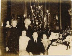 Unterm Weihnachtsbaum