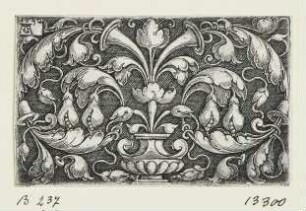 Ornament mit Vase und Ranken