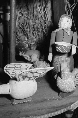 Detail einer Weihnachtspyramide, welche eine Erzgebirgs-Kaue darstellt, in der Ausstellung weihnachtlicher Volkskunstarbeiten des Stadtgeschichtlichen Museums
