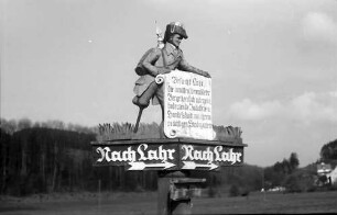 Elzach: Wegweiser des Lahrer Hinkenden Boten bei Elzach