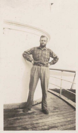 Fritz Barz auf einem Schiff