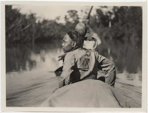 Barbado-Umotina (Kodonepa) in a dugout canoe