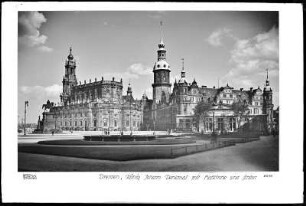 Dresden, König-Johann-Denkmal mit Hofkirche und Schloss