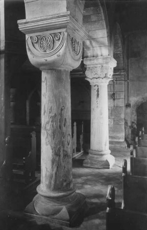 Frose, ehem. Stiftskirche St. Cyriakus, Langhaus, Nordseite, westl. Säulen der Mittelschiffsarkade