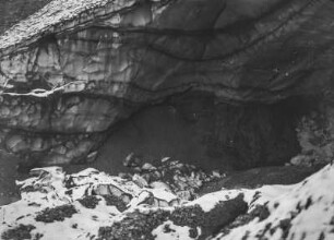 Lawinentor : Gletscherhöhle im Enger-Tal vermutlich durch eine Lawine entstanden