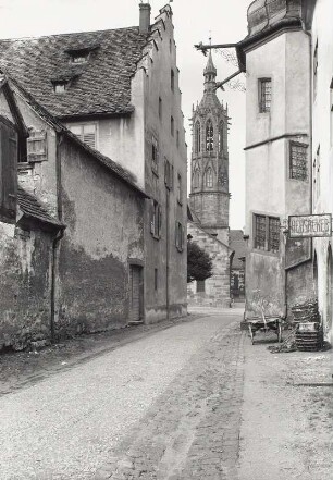 Villingen-Schwenningen : Villingen-Schwenningen. Straßenbild mit Südturm des Liebfrauenmünster