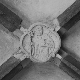 Schlußstein mit heiligem Benedikt