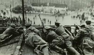 Berlin, Revolution, Spartakistenwache auf dem Brandenburger Tor