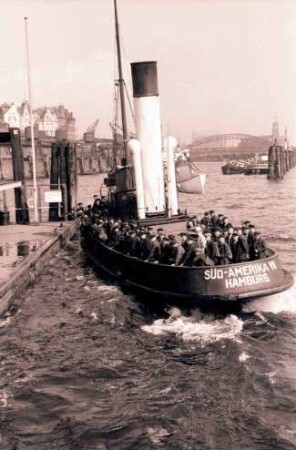 Hamburg: Hafen, Schichtwechsel, Schiff