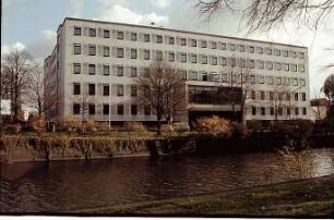 Berlin: Neubau "DB" am Halleschen Ufer