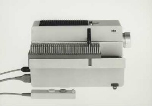Braun Diaprojektor "D 46/46 J" mit Objektiv "Rodenstock-Splendar" von Dieter Rams