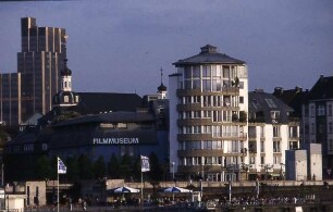 Düsseldorf - Bebauung am Rheinufer