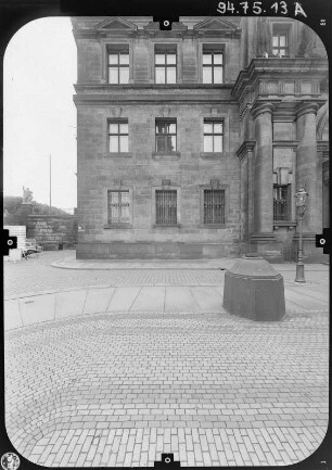 Dresden-Altstadt, Augustusstraße 2. Ständehaus (1901-1906; P. Wallot). Hauptfassade (Teilansicht) vom Schloßplatz