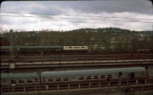 Stuttgart Hbf. Lok 111 043 D-Zug UIC-X-Wagen Wendezug Bnb-Wagen