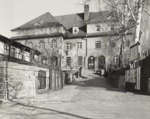 Mittweida. Ehemalige Gaststätte "Rosengarten" : Mittweida, ehemalige Gaststätte und Herberge "Rosengarten" (Freizeitzentrum), Oststraße 19, 1850, 1924, Straßenansicht