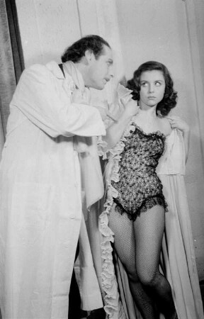 Szenenbilder aus der Operette "Die Kinokönigin" von Jean Gilbert am Metropol-Theater Berlin