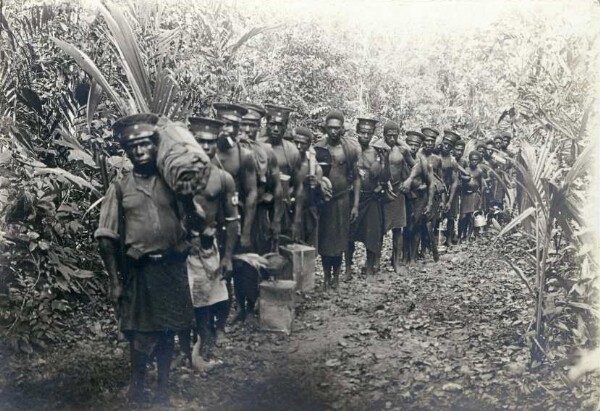 "La caravane en route vers la côte"