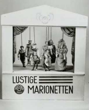 Marionettentheater mit acht Marionetten