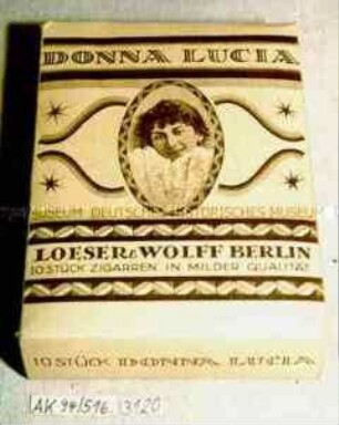 Pappschachtel mit Inhalt für 10 Stück Zigarren "DONNA LUCIA" (Abbildung: lächelndes Gesicht einer Frau in Medaillon)