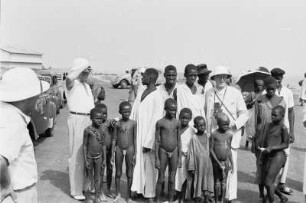 Reisefotos Senegal. Einheimische und Touristen