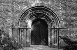 Altenkrempe: romanisches Portal
