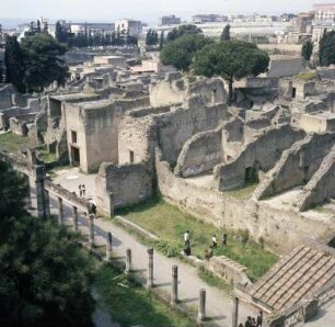 Herculaneum. Blick auf die Ausgrabungen