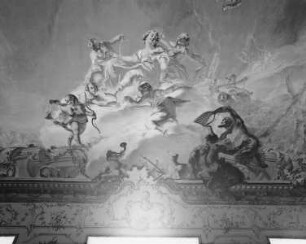 Innendekoration des Weißen Saales — Allegorische Darstellung des fürstlich-sommerlichen Landlebens — Diana, Cupido und Pan