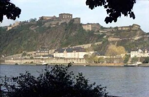 Koblenz: Rhein mit Ehrenbreitenstein, von der Rheinpromenade