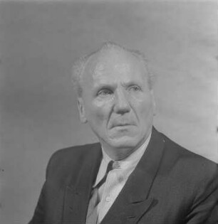 Porträtaufnahmen von Walter Maschke, Generalsekretär der Deutschen Volksbühne : Porträt von Walter Maschke