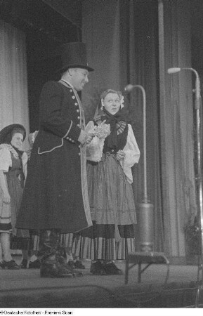 Auftritt der Kulturgruppe der Hauptverwaltung der Volkspolizei in der Kongresshalle