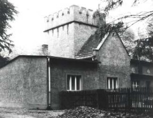 Ehemaliges Jagdschloss bei Weißwasser : Bauwesen - Herrrenhäuser. Ort: Běła Woda / Weißwasser. Ehemaliges Jagdschloss im Wald zwischen Weißwasser und Trebendorf.