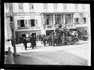 Postkutsche vor dem "Post Bureau Silvaplana"