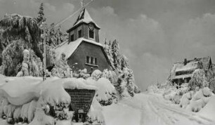 Bärenburg-Oberbärenburg. Pfarrkirche (sog. Waldkapelle) (1913; W. Lossow, M. H. Kühne). Eingangsseite