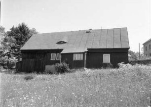 Markneukirchen-Wernitzgrün, Landwüster Straße 16. Wohnstallhaus (um 1805). Gartenansicht